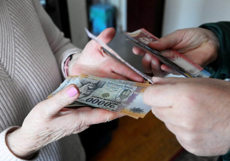 Nyugdíj előtti segély 2026 – mostantól sokkal több pénz jár 60 év felett!