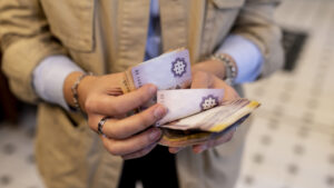A héten sokan kapnak a számlájukra 230 ezer forintot az új Kormánytól!