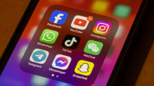 Leállt a Facebook: a Messenger sem működik, rengeteg felhasználó érintett