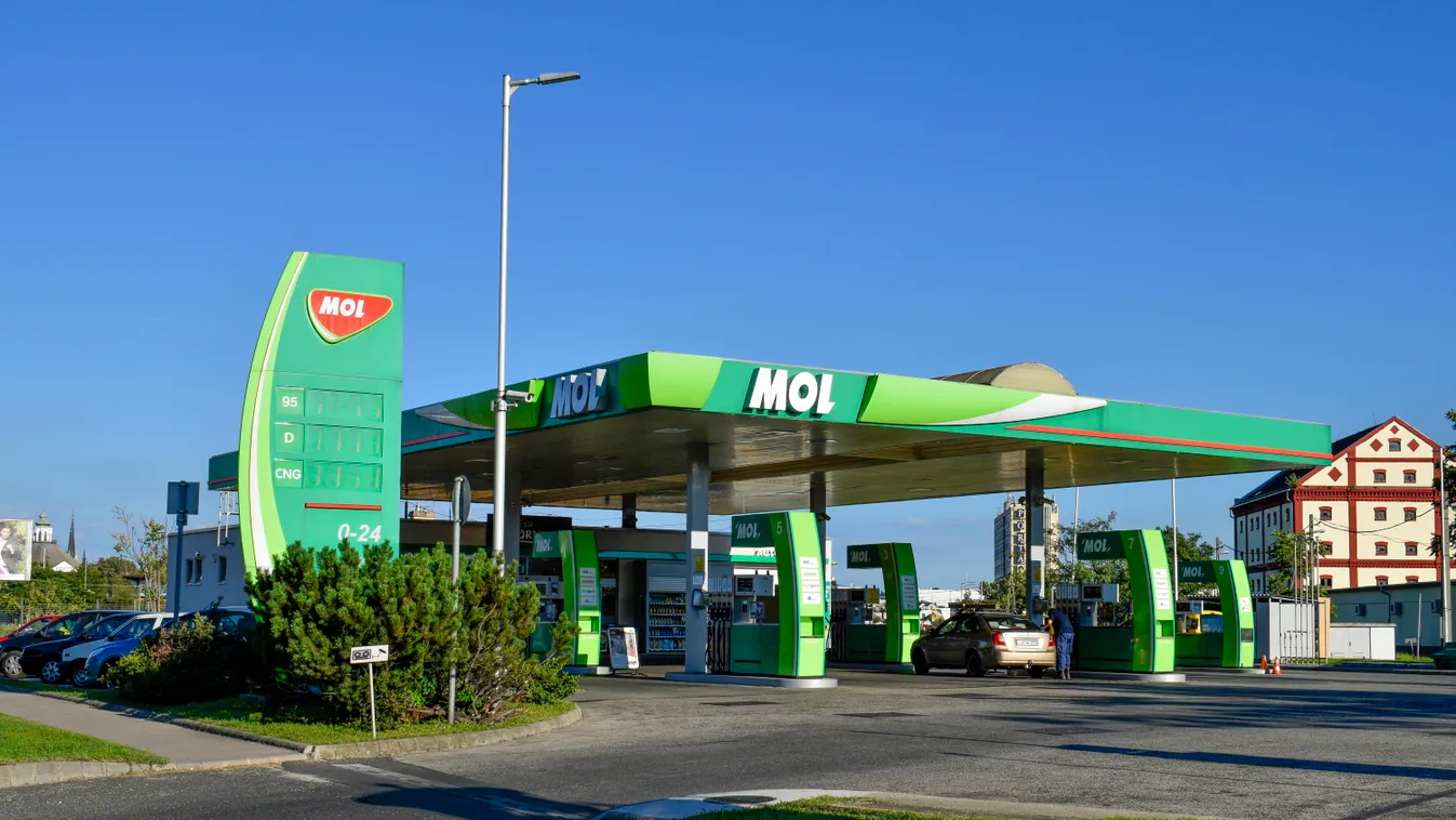 Most tankolj, amíg lehet: brutálisan drágul az üzemanyag holnaptól!