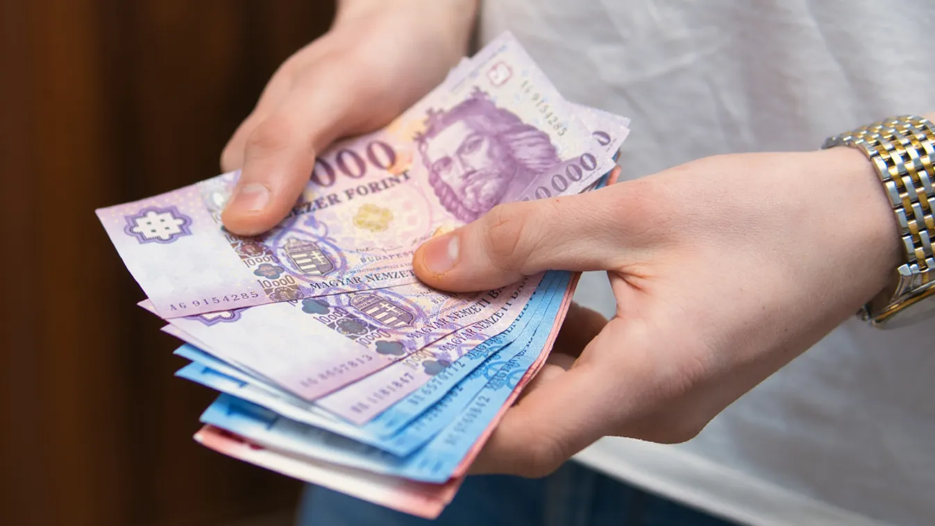 Idén érettségizik a gyerek? Eddig jár a családi pótlék utána!