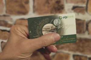 Szigorítás lépett életbe – ez fájni fog sok SZÉP-kártyásnak
