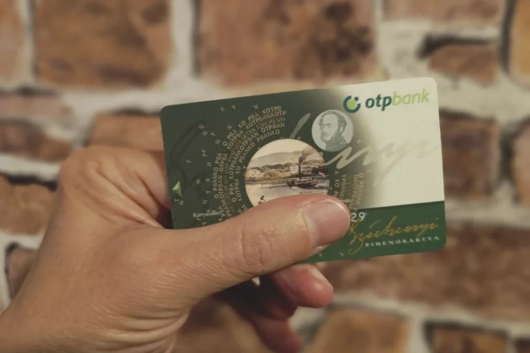 Ketyeg az óra: eddig lehet SZÉP-kártyával élelmiszert vásárolni