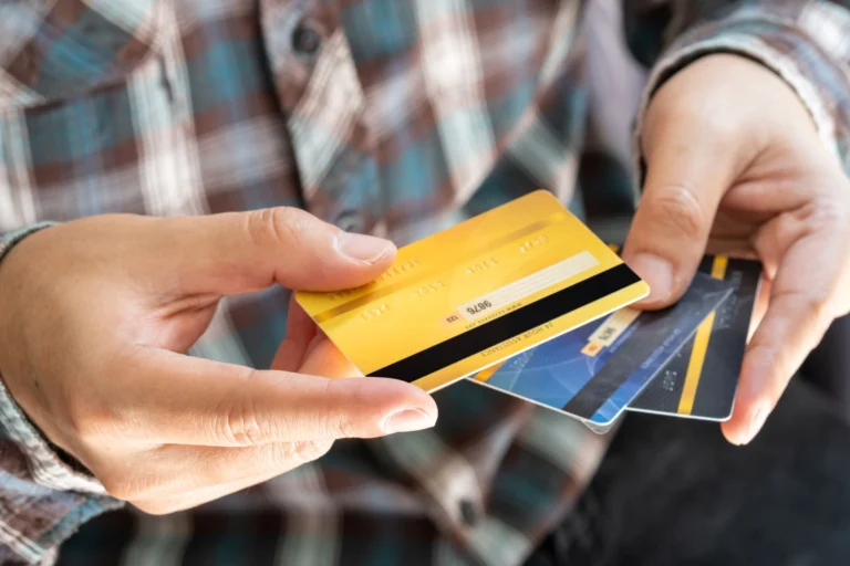 Villámgyorsan terjed az új fizetési módszer, egyre több magyar int búcsút a bankkártyának!