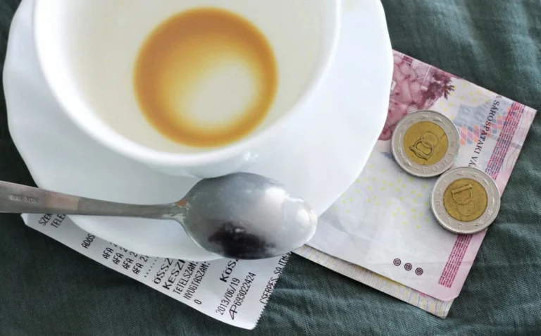 Így változik a borravaló szabályozása 2026-ban – minden vendéglátóst érint!