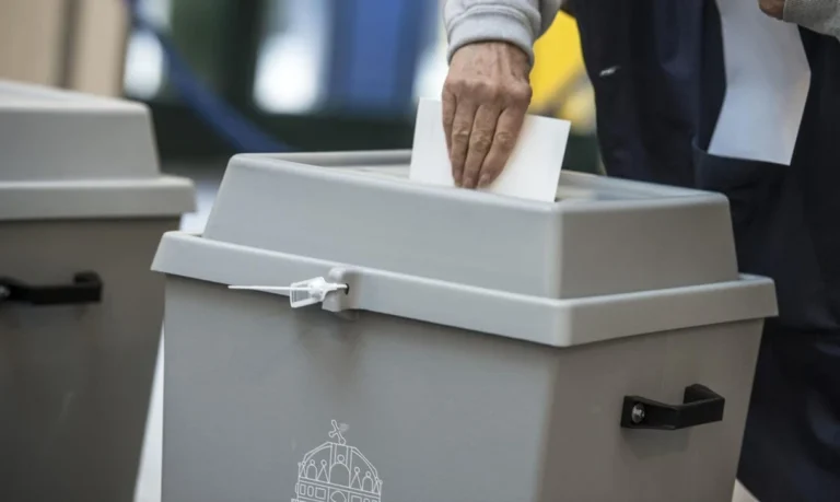 Már csak pár órája maradt: Ma 16 óráig lehet átjelentkezni másik szavazókörbe