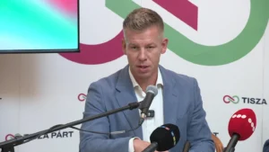 Nyugdíjasok figyelem: 120 ezer forintos minimálnyugdíjat vezet be a Tisza